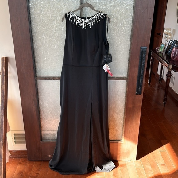 Mac Duggal Sleeveless Rhinestone Collar Column Gown size 12 new sold out size! - Picture 6 of 13